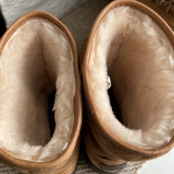 UGG Women's Michaela Chestnut Waterproof Boot Sz 9 - Picture 5 of 9